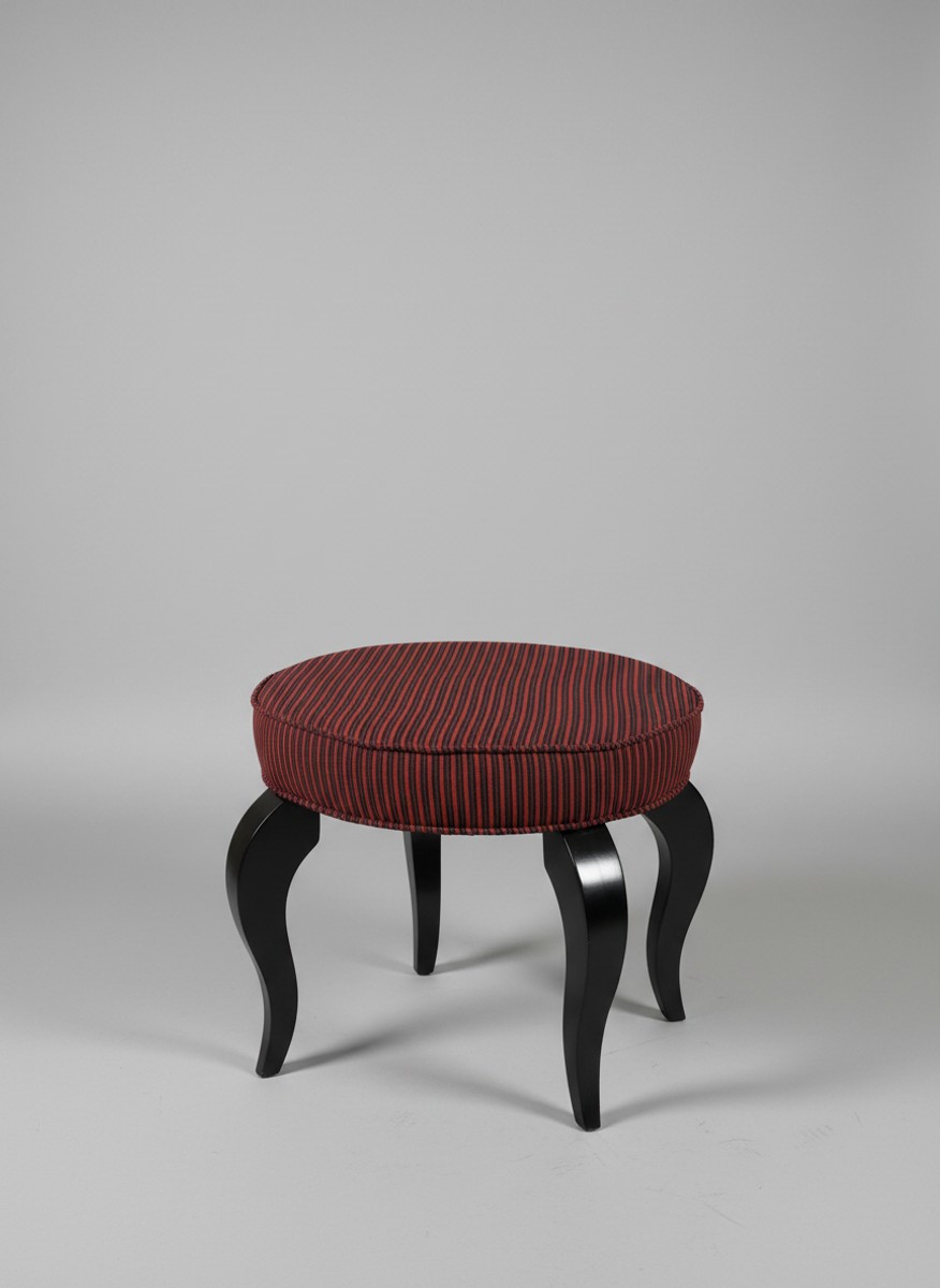 Casa Padrino Baroque Stool Round Red / Black Ø 50 x H. 50 cm - Striped Seating Stool Casa Padrino Baroque Stool Round Red / Black Ø 50 x H. 50 cm - Striped Seating Stool