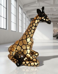 Casa Padrino Luxus Deko Skulptur Giraffe Sitzend Schwarz Gold H. 80 cm - Deko Skulptur - Deko Figur - Tierfigur - Gartendeko Casa Padrino Luxus Deko Skulptur Giraffe Sitzend Schwarz Gold H. 80 cm - Deko Skulptur - Deko Figur - Tierfigur - Gartendeko