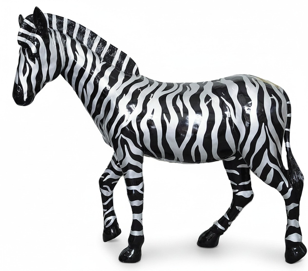 Casa Padrino sculpture décorative de luxe Pferd Zebra H. 170 cm - Immense sculpture de jardin - Sculpture grandeur nature - Sculpture décorative XXL Casa Padrino sculpture décorative de luxe Pferd Zebra H. 170 cm - Immense sculpture de jardin - Sculpture grandeur nature - Sculpture décorative XXL