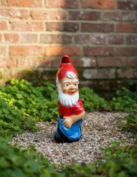 Casa Padrino scultura decorativa di lusso Gartenzwerg Unhöflicher A. 75 cm - Scultura decorativa - Figura decorativa - Figura animale - Decorazione da giardino Casa Padrino scultura decorativa di lusso Gartenzwerg Unhöflicher A. 75 cm - Scultura decorativa - Figura decorativa - Figura animale - Decorazione da giardino
