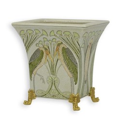 Casa Padrino Cache-pot Art Nouveau en porcelaine Grues Crème / Vert / Or 16,7 x 20,7 x H. 21,5 cm - Pot avec pieds de lion en bronze