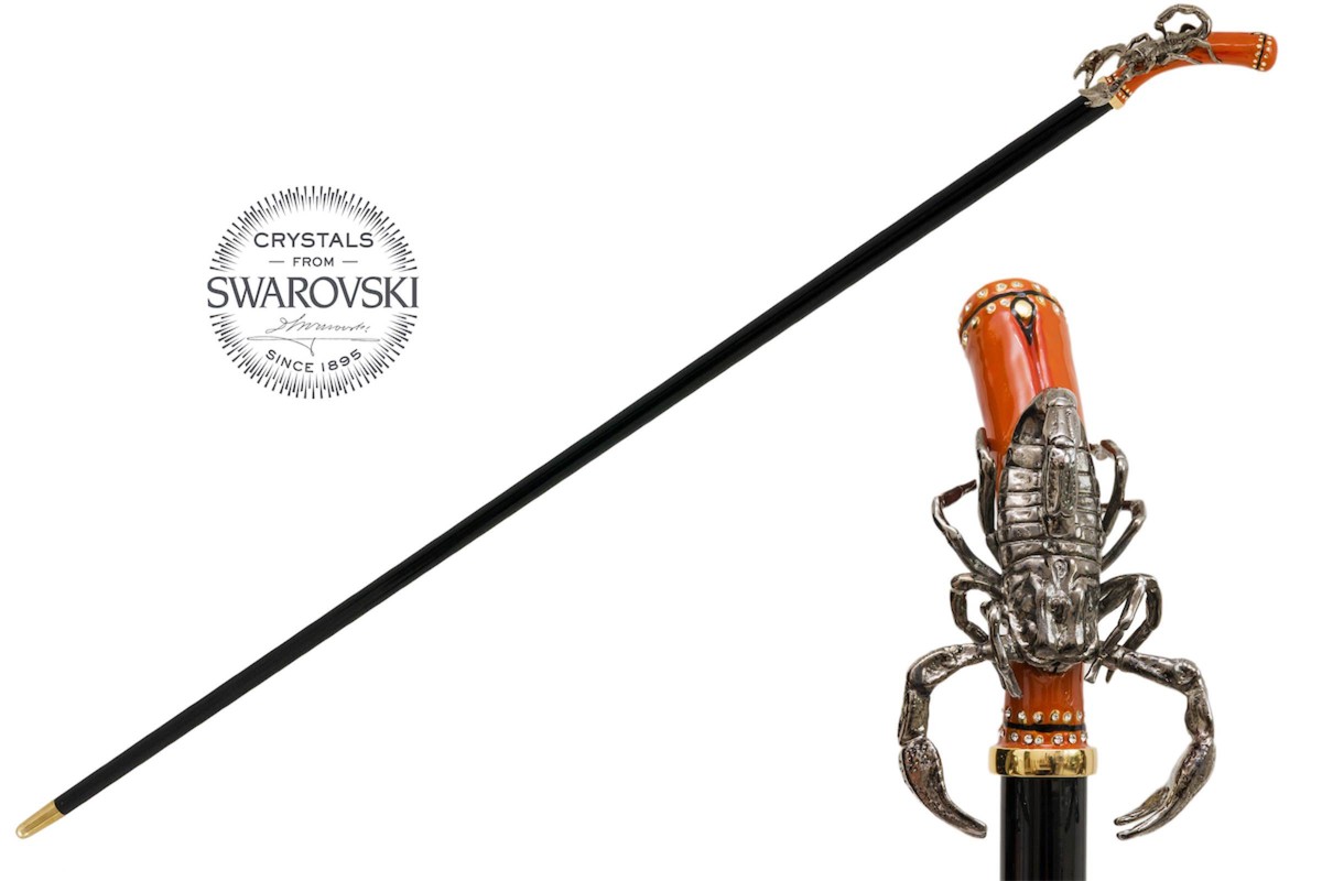 Casa Padrino Bastón de lujo Escorpión - Madera de haya y mango de latón esmaltado - Longitud 92 cm Casa Padrino Bastón de lujo Escorpión - Madera de haya y mango de latón esmaltado - Longitud 92 cm