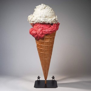 Casa Padrino Cornet à Glace Décorative XXL avec Support Blanc / Rose / Marron / Noir H. 175 cm - Décoration de Glacier