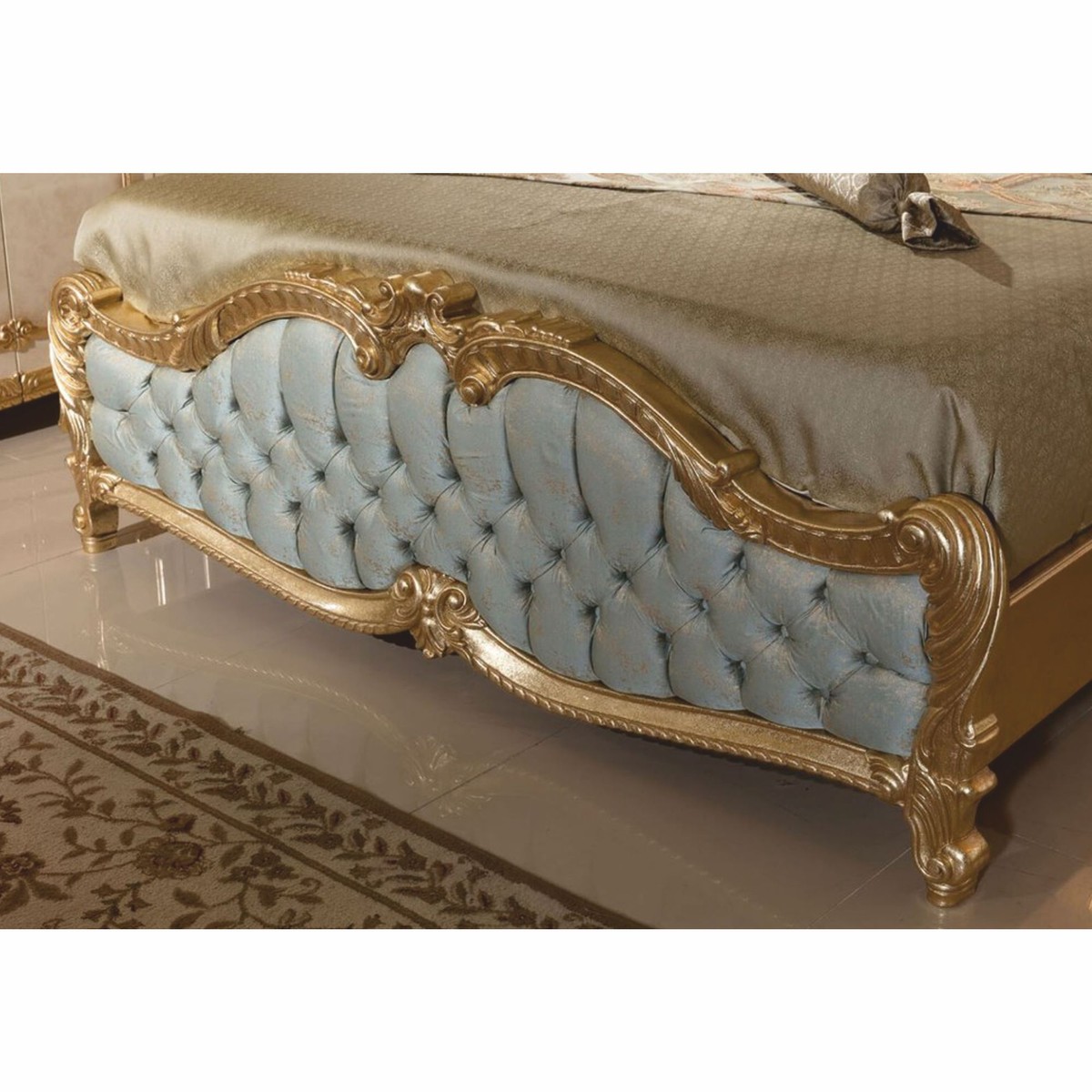Casa Padrino Luxury Baroque Double Bed Light Blue / Gold 180 x 200 cm - Magnificent Baroque Style Bed - Baroque Bedroom & Hotel Furniture Casa Padrino Luxury Baroque Double Bed Light Blue / Gold 180 x 200 cm - Magnificent Baroque Style Bed - Baroque Bedroom & Hotel Furniture