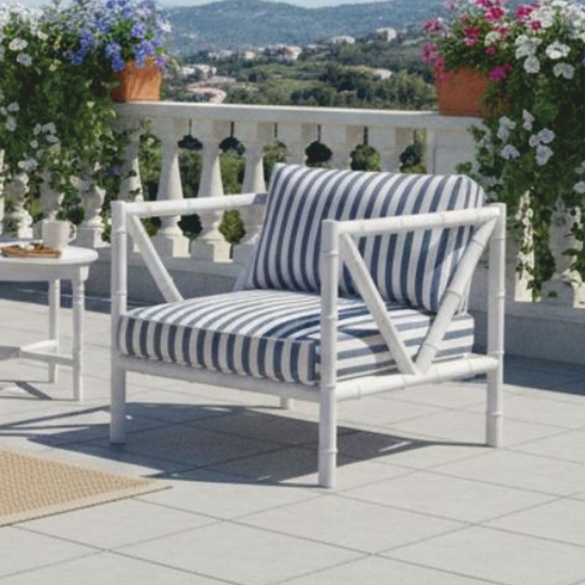 Casa Padrino sillón de lujo de hierro forjado blanco / azul - Silla para hotel y jardín - Mobiliario de hierro forjado para hotel y jardín Casa Padrino sillón de lujo de hierro forjado blanco / azul - Silla para hotel y jardín - Mobiliario de hierro forjado para hotel y jardín
