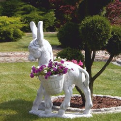 Casa Padrino scultura decorativa da giardino asino con cesti di fiori bianco / grigio A. 86 cm - Figura da giardino - Decorazione di giardino e patio