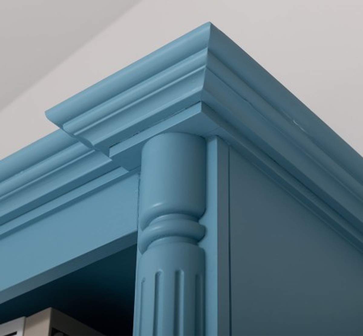 Casa Padrino Librería estilo rústico azul cielo con 4 puertas y alzada, 204 x 42 x 240 cm Casa Padrino Librería estilo rústico azul cielo con 4 puertas y alzada, 204 x 42 x 240 cm