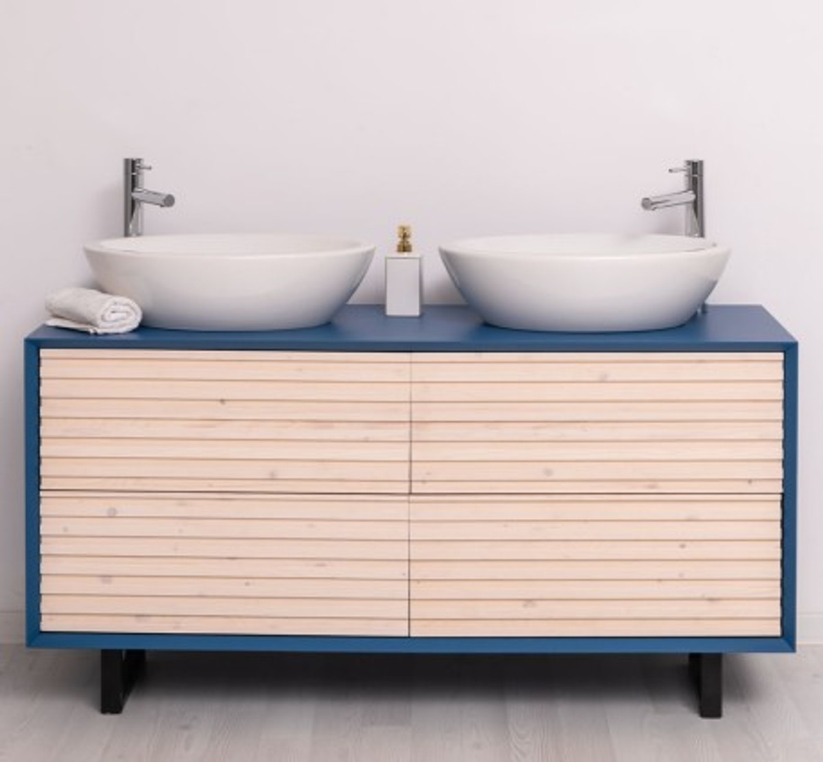 Casa Padrino Mueble de lavabo estilo rústico con 4 cajones, 150 x 50 x 76 cm Casa Padrino Mueble de lavabo estilo rústico con 4 cajones, 150 x 50 x 76 cm