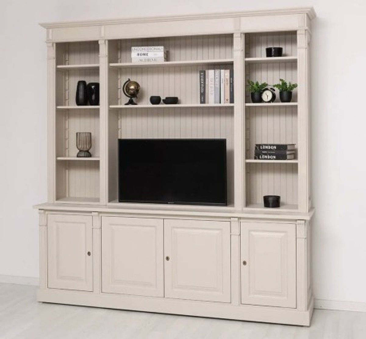 Casa Padrino Mobile TV stile country crema Waterloo, 223 x 51 x 228 cm Casa Padrino Mobile TV stile country crema Waterloo, 223 x 51 x 228 cm