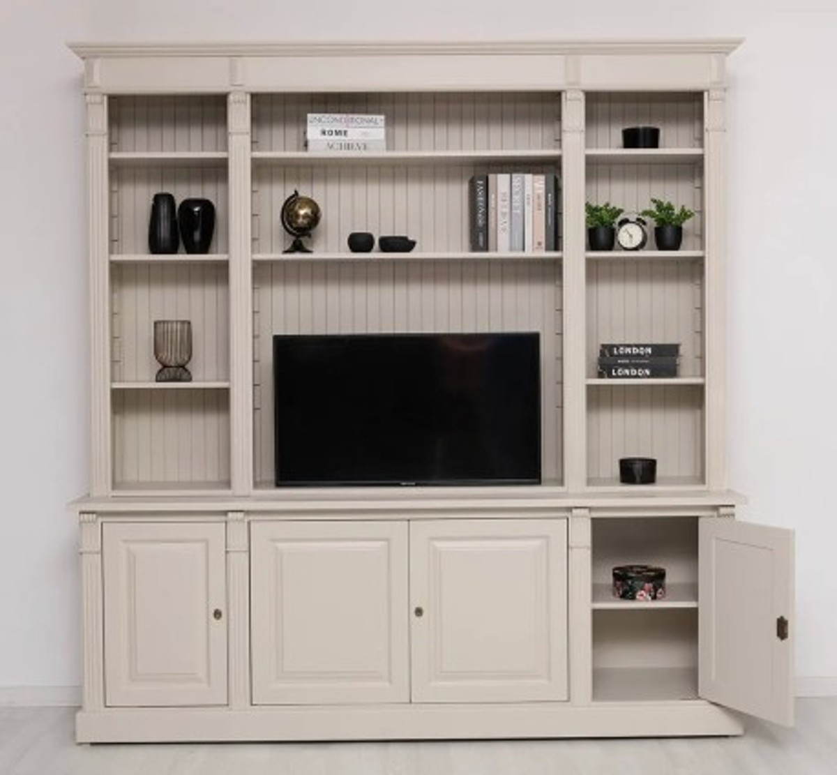 Casa Padrino Mobile TV stile country crema Waterloo, 223 x 51 x 228 cm Casa Padrino Mobile TV stile country crema Waterloo, 223 x 51 x 228 cm