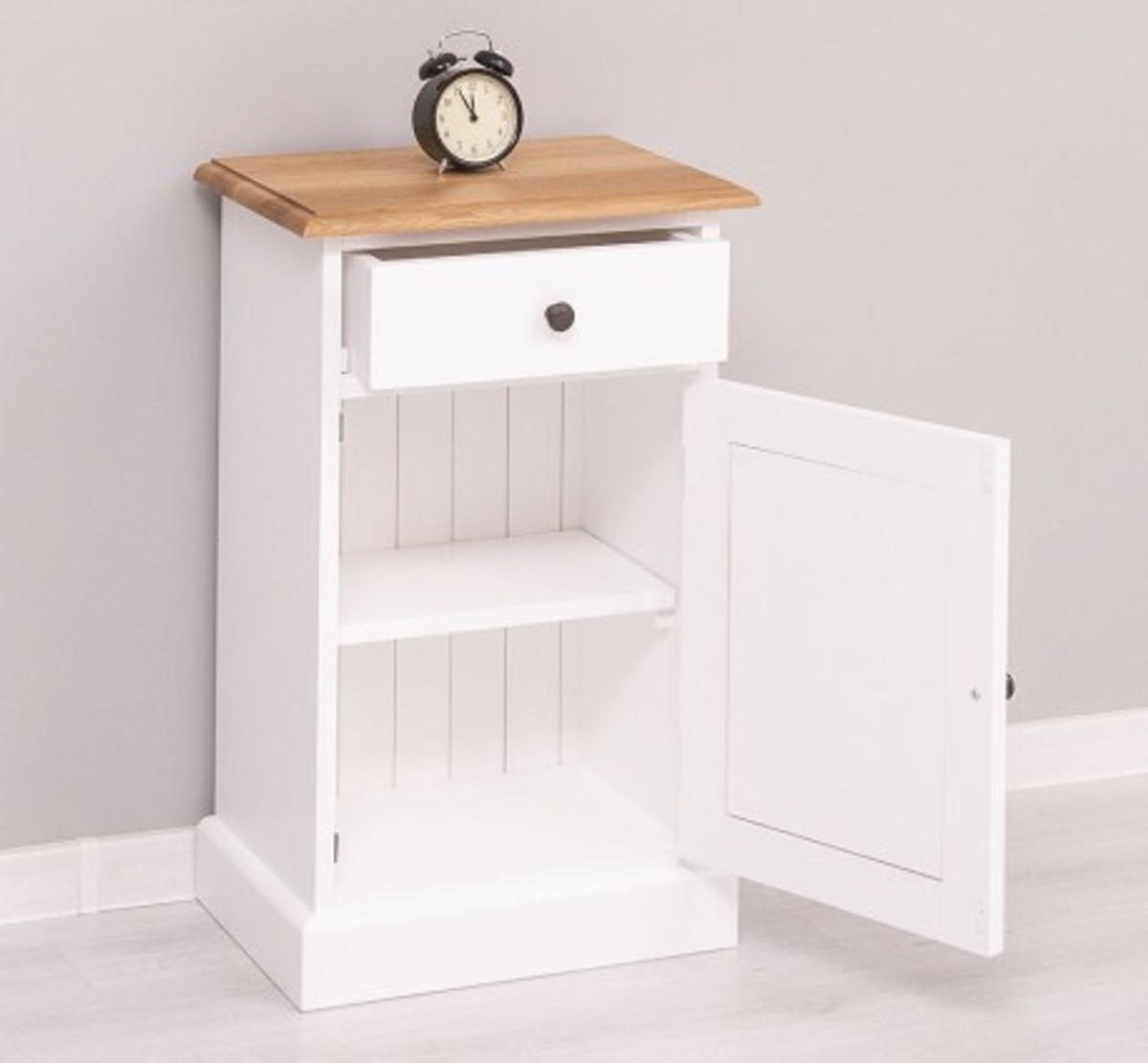 Casa Padrino Table de chevet style campagne avec 1 porte, 1 tiroir et plateau en chêne, 47 x 32 x 74 cm Casa Padrino Table de chevet style campagne avec 1 porte, 1 tiroir et plateau en chêne, 47 x 32 x 74 cm