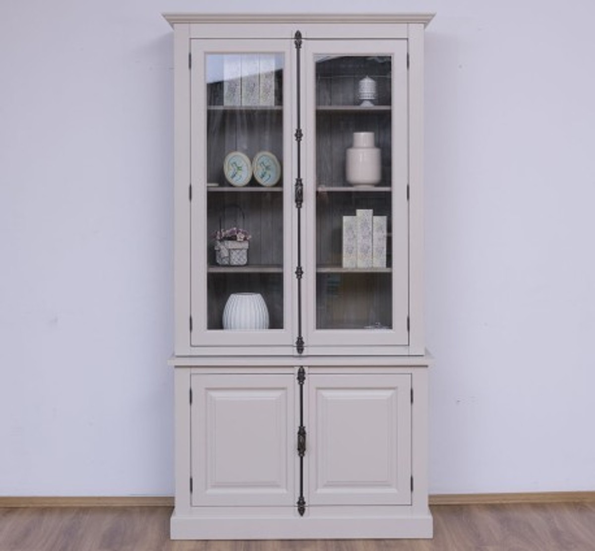 Casa Padrino Sideboard im Landhausstil mit 2 Glastüren, 120 x 50 x 228 cm