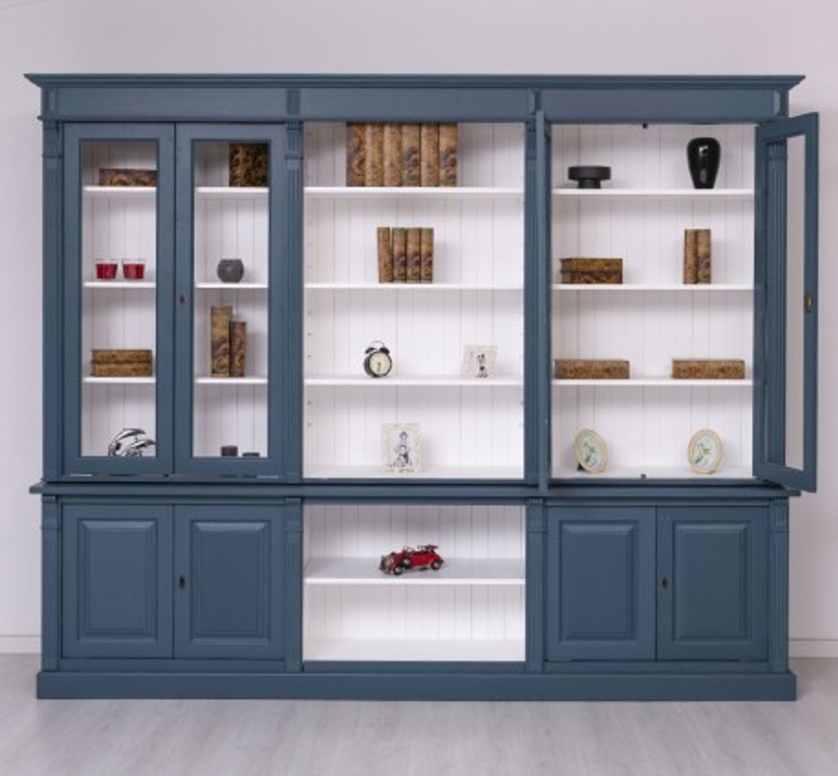 Casa Padrino Libreria stile country con 4 ante in vetro, 286 x 51 x 228 cm Casa Padrino Libreria stile country con 4 ante in vetro, 286 x 51 x 228 cm