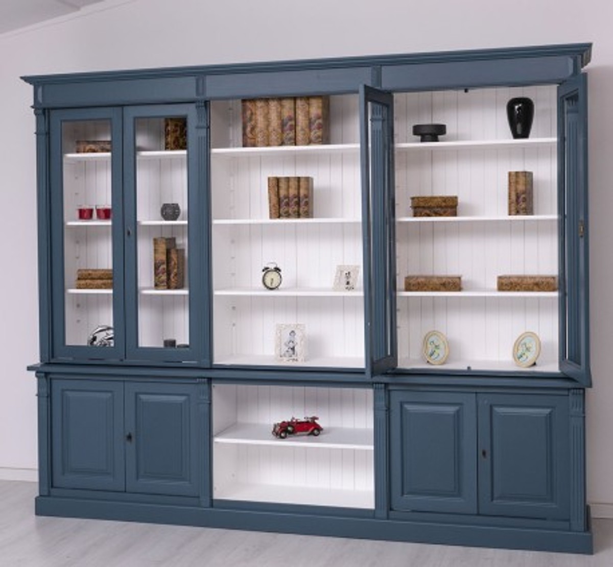Casa Padrino Libreria stile country con 4 ante in vetro, 286 x 51 x 228 cm Casa Padrino Libreria stile country con 4 ante in vetro, 286 x 51 x 228 cm