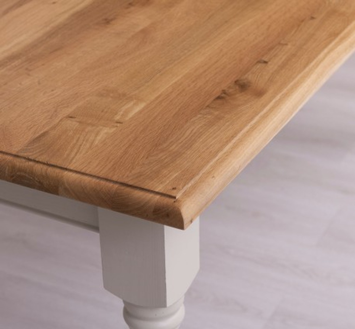 Casa Padrino Esstisch im Landhausstil mit Eichenholzplatte, 160 x 90 x 78 cm Casa Padrino Esstisch im Landhausstil mit Eichenholzplatte, 160 x 90 x 78 cm