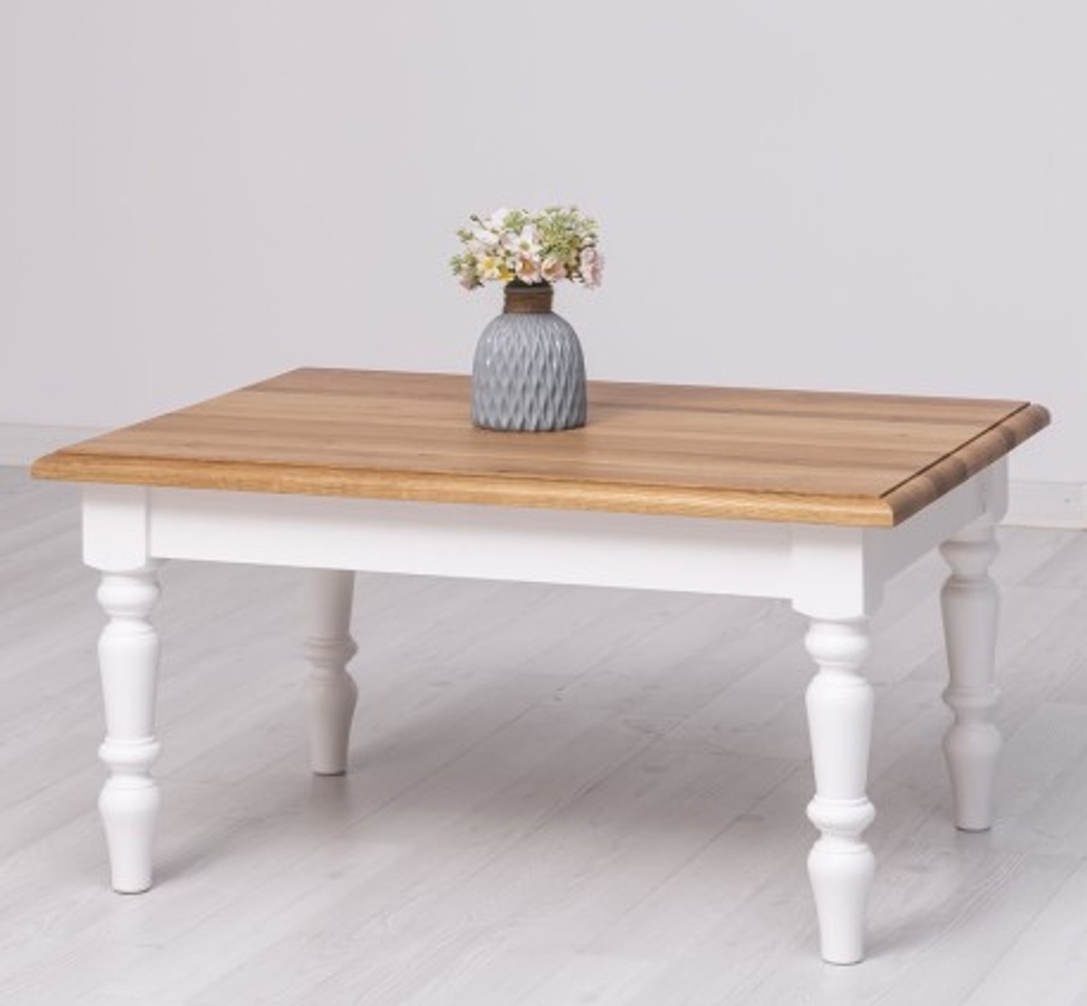 Casa Padrino Tavolino da salotto stile country con piano in rovere, 90 x 65 x 45 cm Casa Padrino Tavolino da salotto stile country con piano in rovere, 90 x 65 x 45 cm