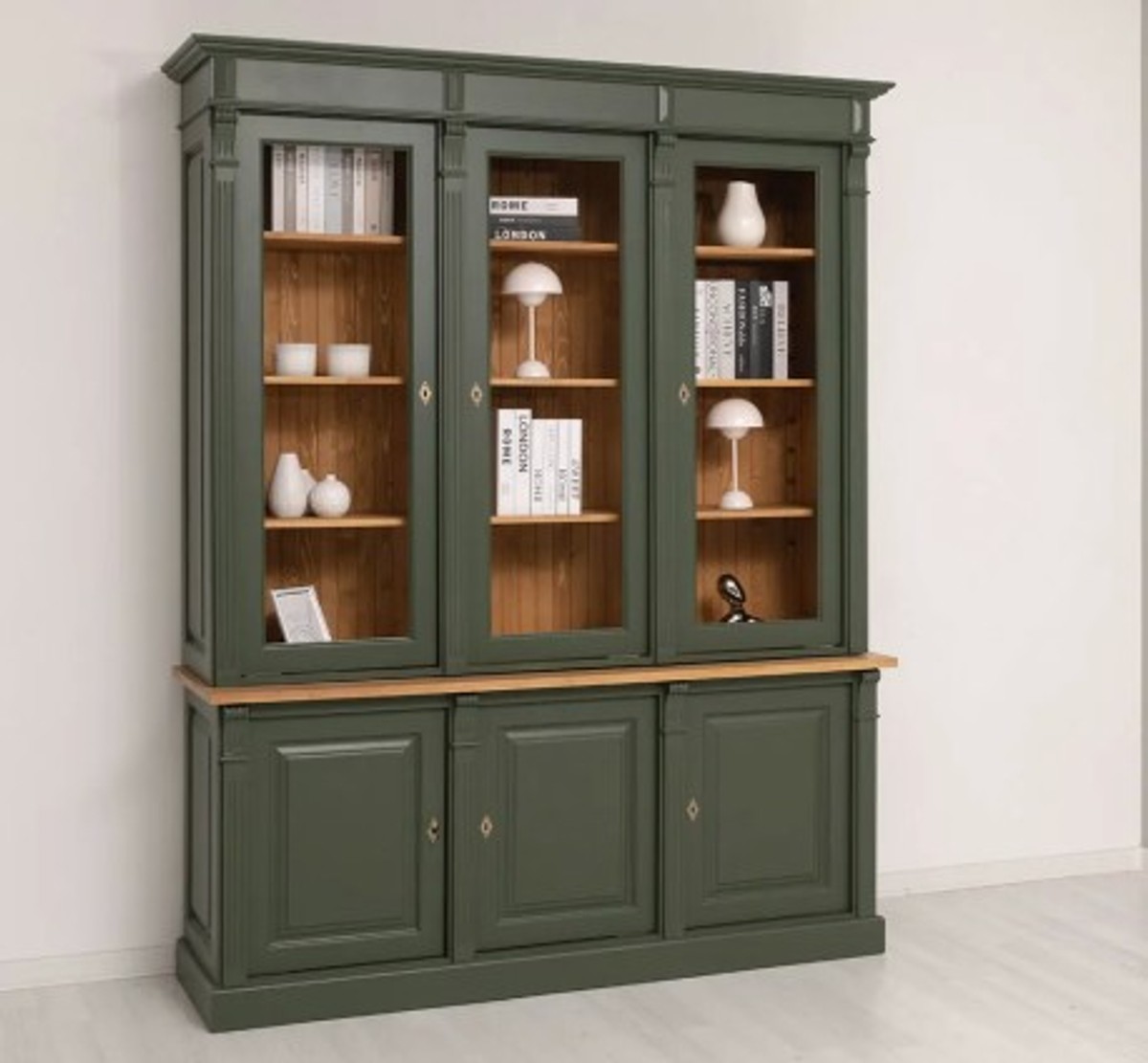 Casa Padrino Vetrina stile country con 3 ante, 183 x 51 x 228 cm Casa Padrino Vetrina stile country con 3 ante, 183 x 51 x 228 cm