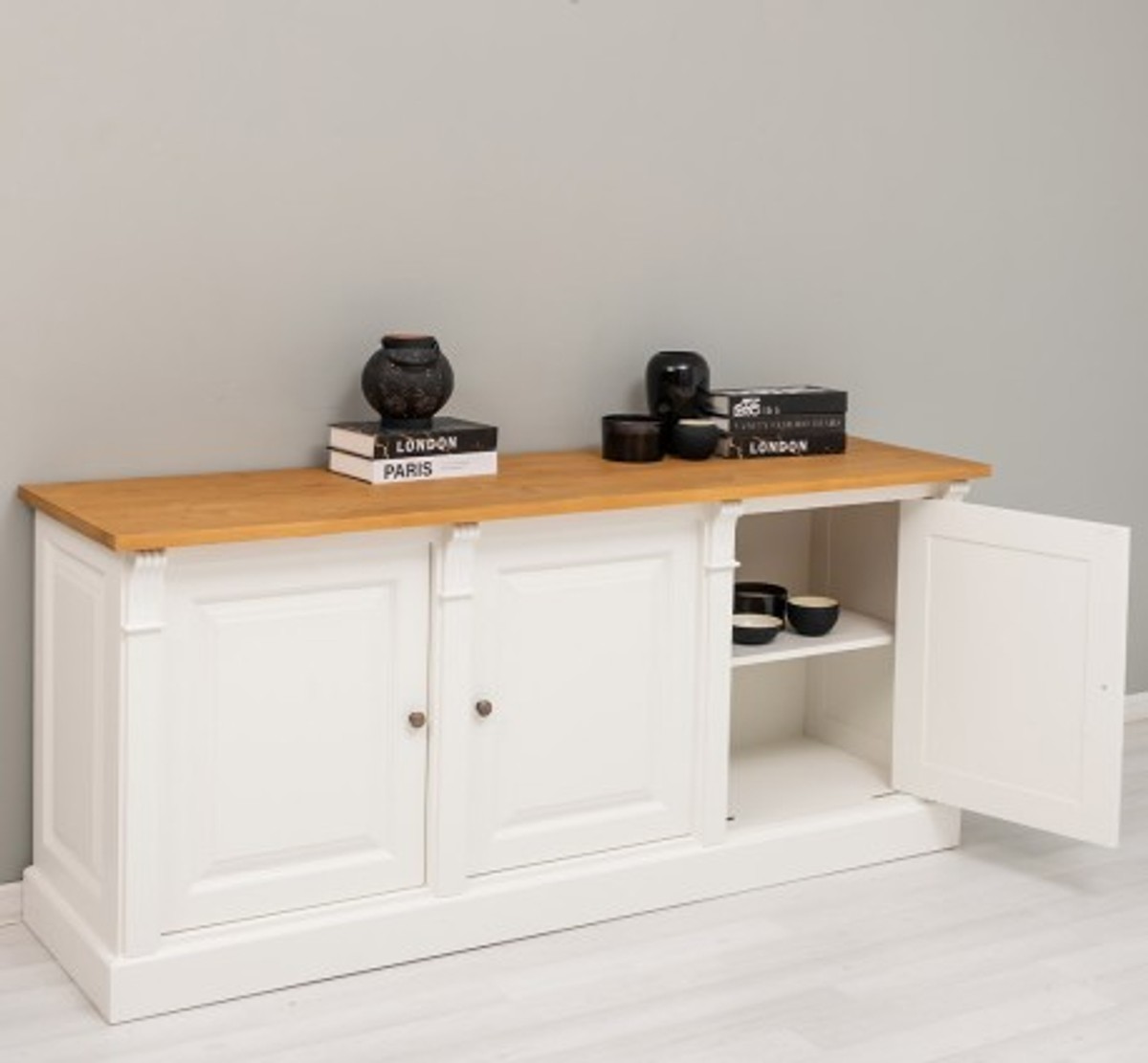 Casa Padrino Display Cabinet Country Style with 3 doors, 179 x 51 x 78 cm Casa Padrino Display Cabinet Country Style with 3 doors, 179 x 51 x 78 cm
