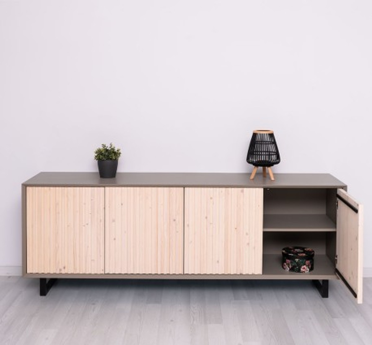 Casa Padrino Cassettiera stile country con 4 ante, 214 x 50 x 78 cm Casa Padrino Cassettiera stile country con 4 ante, 214 x 50 x 78 cm