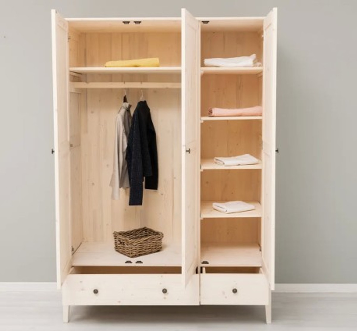 Casa Padrino Wardrobe Country Style with 3 doors, 141 x 55 x 200 cm Casa Padrino Wardrobe Country Style with 3 doors, 141 x 55 x 200 cm