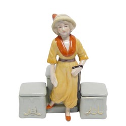 Casa Padrino Mostacera Doble de Porcelana de Lujo Dama de Vestido Amarillo Amarillo / Gris / Naranja 13,5 x 8 x H. 15,5 cm - Decoración de Mesa Art Déco - Especiero