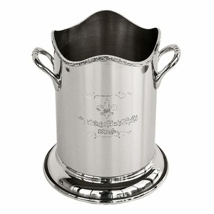 Flaschenkuehler Silber mit geschwungenem Rand und Lilien Gravur 18 cm