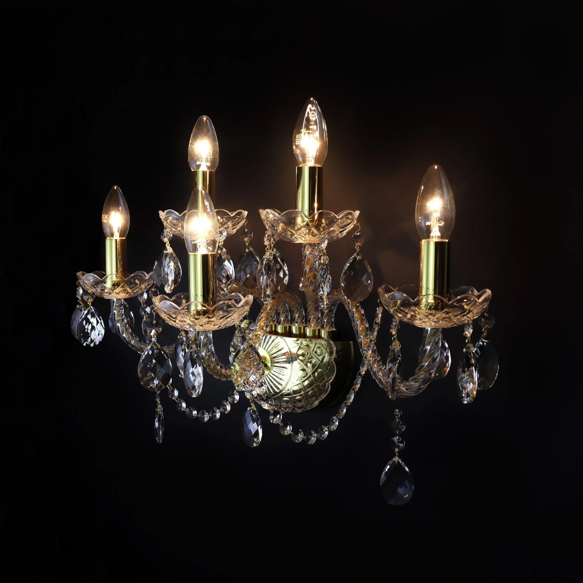 Casa Padrino Applique murale en cristal baroque de luxe Or 54 x 24 x H. 35 cm - Somptueuse Applique murale en laiton avec cristal de Bohême - Meubles baroques - Noble & somptueux Casa Padrino Applique murale en cristal baroque de luxe Or 54 x 24 x H. 35 cm - Somptueuse Applique murale en laiton avec cristal de Bohême - Meubles baroques - Noble & somptueux