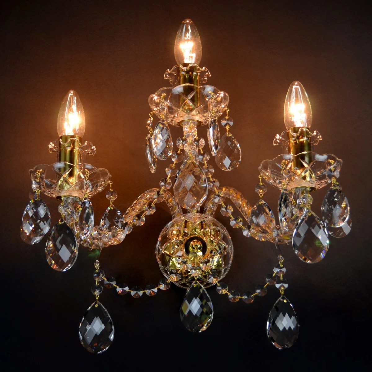 Casa Padrino Applique murale en cristal baroque de luxe Or 39 x 18 x H. 40 cm - Somptueuse Applique murale en laiton avec cristal de Bohême - Meubles baroques - Noble & somptueux Casa Padrino Applique murale en cristal baroque de luxe Or 39 x 18 x H. 40 cm - Somptueuse Applique murale en laiton avec cristal de Bohême - Meubles baroques - Noble & somptueux