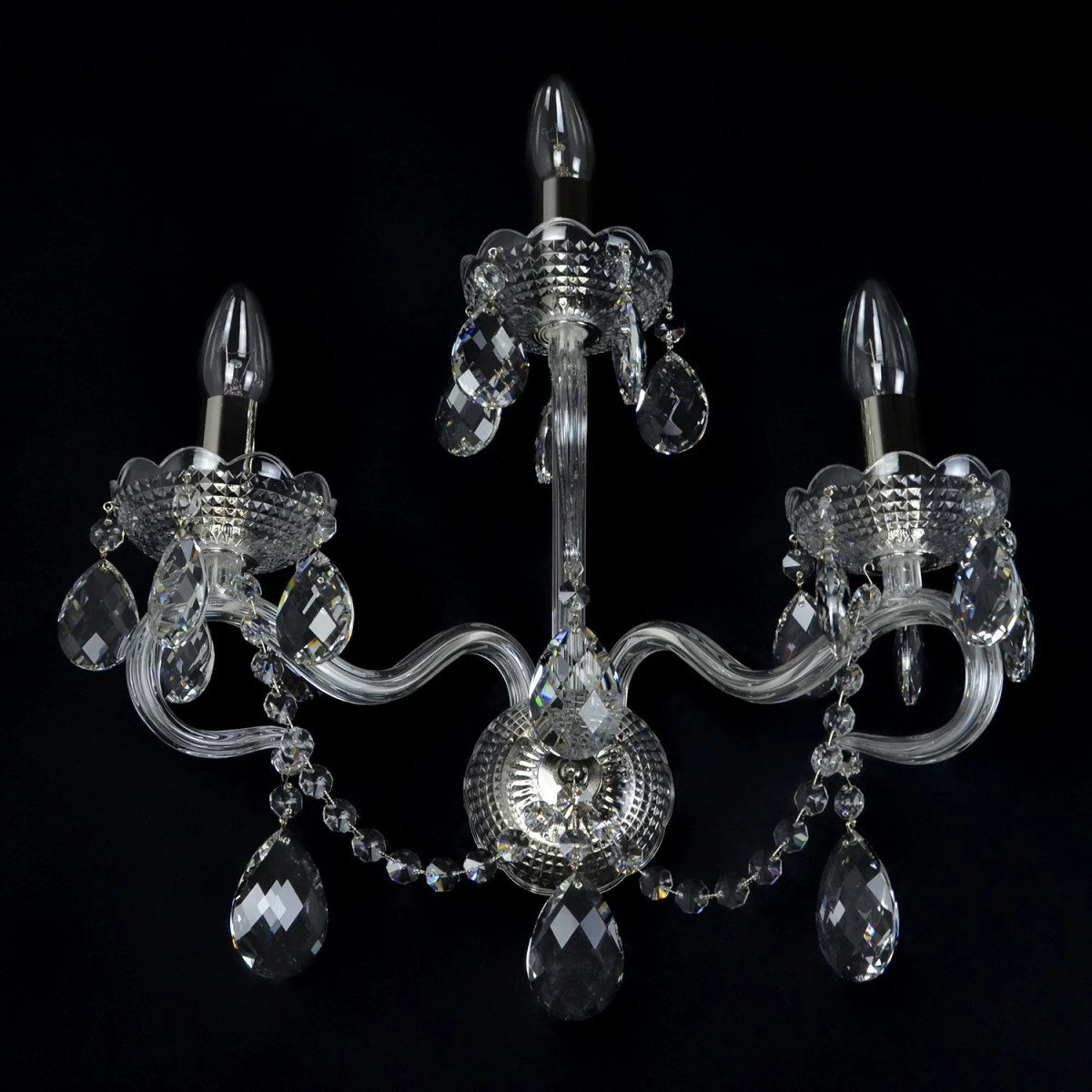 Casa Padrino Lámpara de pared de cristal barroco de lujo Plata 38 x 18 x H. 36 cm - Suntuosa Lámpara de pared de latón con cristal de Bohemia - Muebles barrocos - Noble y suntuosa Casa Padrino Lámpara de pared de cristal barroco de lujo Plata 38 x 18 x H. 36 cm - Suntuosa Lámpara de pared de latón con cristal de Bohemia - Muebles barrocos - Noble y suntuosa