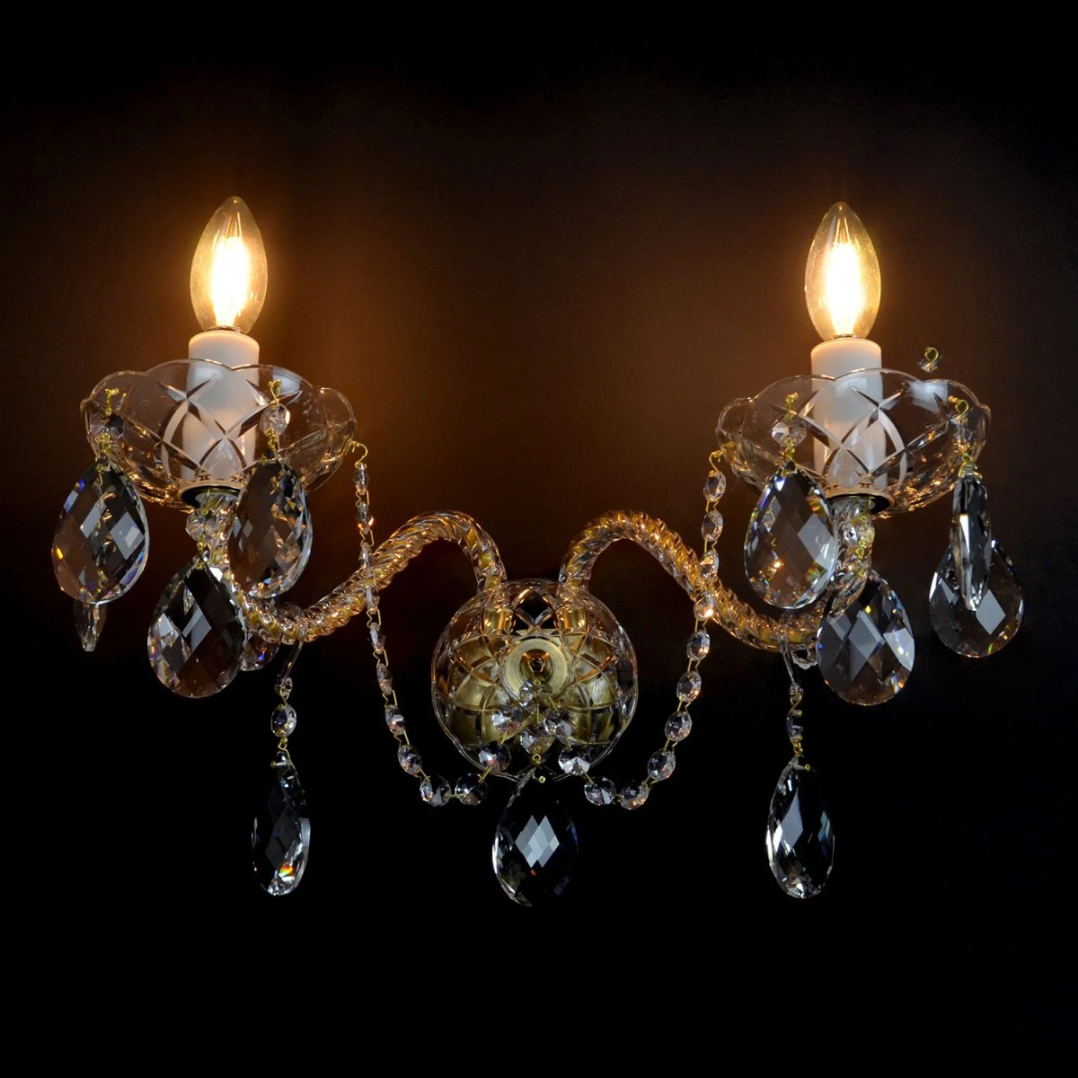 Casa Padrino Lampada da parete in cristallo barocco di lusso Oro 40 x 20 x H. 24 cm - Sontuosa Lampada da parete in ottone con cristallo di Boemia - Mobili barocchi - Nobile e sontuoso Casa Padrino Lampada da parete in cristallo barocco di lusso Oro 40 x 20 x H. 24 cm - Sontuosa Lampada da parete in ottone con cristallo di Boemia - Mobili barocchi - Nobile e sontuoso
