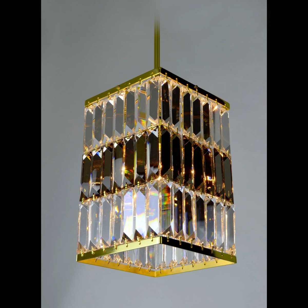 Casa Padrino Luxury Baroque Crystal Wall Lamp Gold 16 x 16 x H. 26 cm - Magnificent Brass Wall Lamp with Bohemian Crystal Glass - Baroque Furniture - Noble & Magnificent Casa Padrino Luxury Baroque Crystal Wall Lamp Gold 16 x 16 x H. 26 cm - Magnificent Brass Wall Lamp with Bohemian Crystal Glass - Baroque Furniture - Noble & Magnificent
