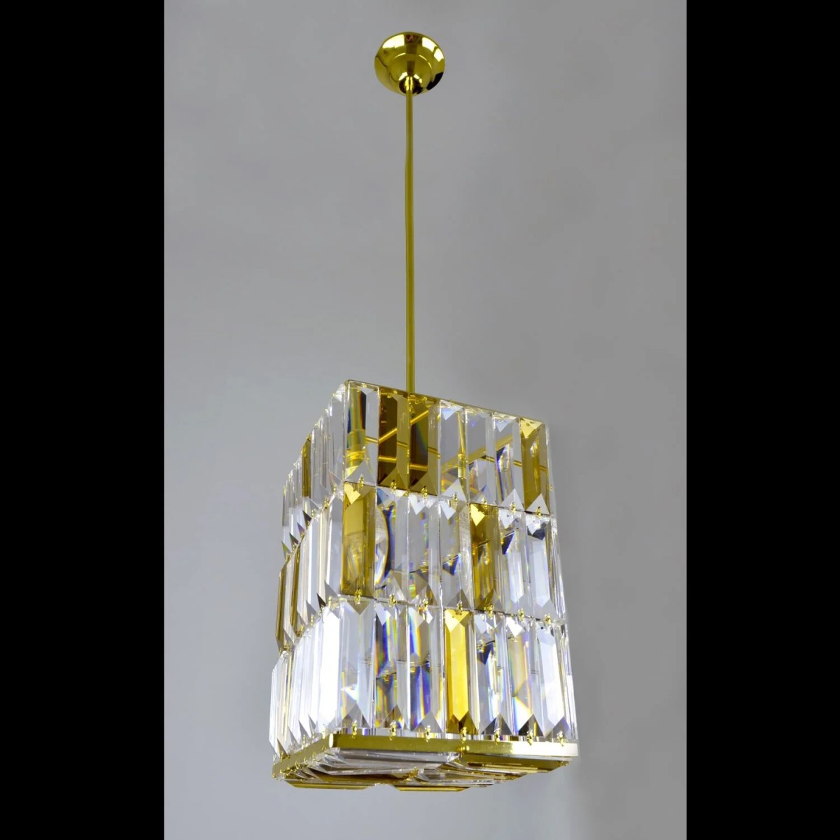 Casa Padrino Luxury Baroque Crystal Wall Lamp Gold 16 x 16 x H. 26 cm - Magnificent Brass Wall Lamp with Bohemian Crystal Glass - Baroque Furniture - Noble & Magnificent Casa Padrino Luxury Baroque Crystal Wall Lamp Gold 16 x 16 x H. 26 cm - Magnificent Brass Wall Lamp with Bohemian Crystal Glass - Baroque Furniture - Noble & Magnificent