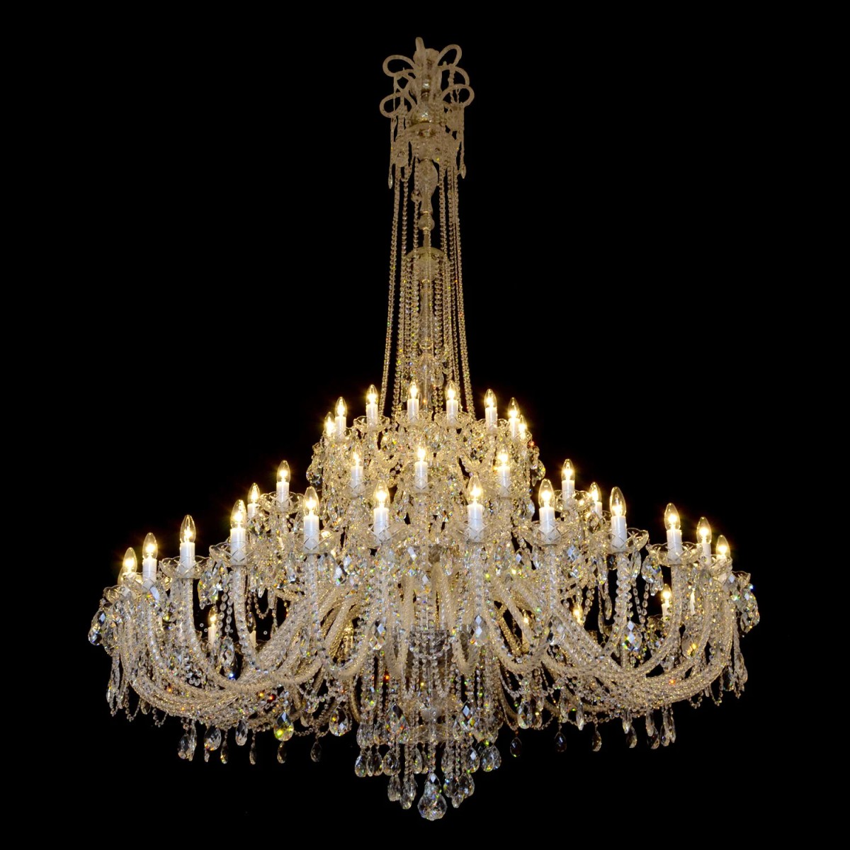 Casa Padrino Lustre en cristal baroque de luxe Argent Ø 175 x H. 250 cm - Somptueuse Lustre en laiton avec cristal de Bohême - Meubles baroques - Noble & somptueux Casa Padrino Lustre en cristal baroque de luxe Argent Ø 175 x H. 250 cm - Somptueuse Lustre en laiton avec cristal de Bohême - Meubles baroques - Noble & somptueux