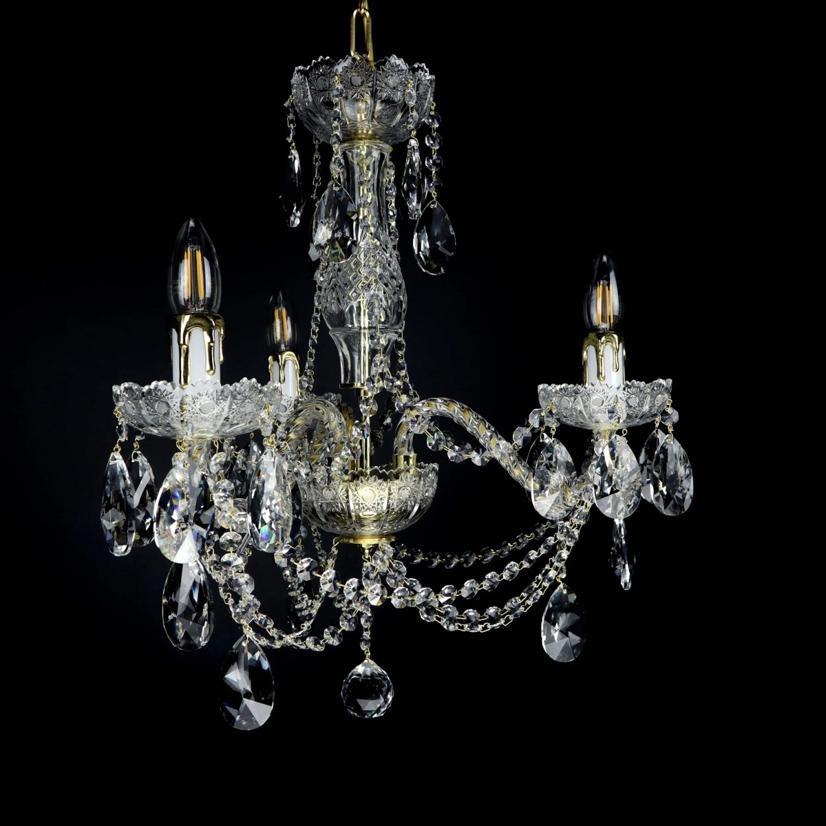 Casa Padrino Lampada da parete in cristallo barocco di lusso Oro 38 x 20 x H. 37 cm - Sontuosa Lampada da parete in ottone con cristallo di Boemia - Mobili barocchi - Nobile e sontuoso Casa Padrino Lampada da parete in cristallo barocco di lusso Oro 38 x 20 x H. 37 cm - Sontuosa Lampada da parete in ottone con cristallo di Boemia - Mobili barocchi - Nobile e sontuoso