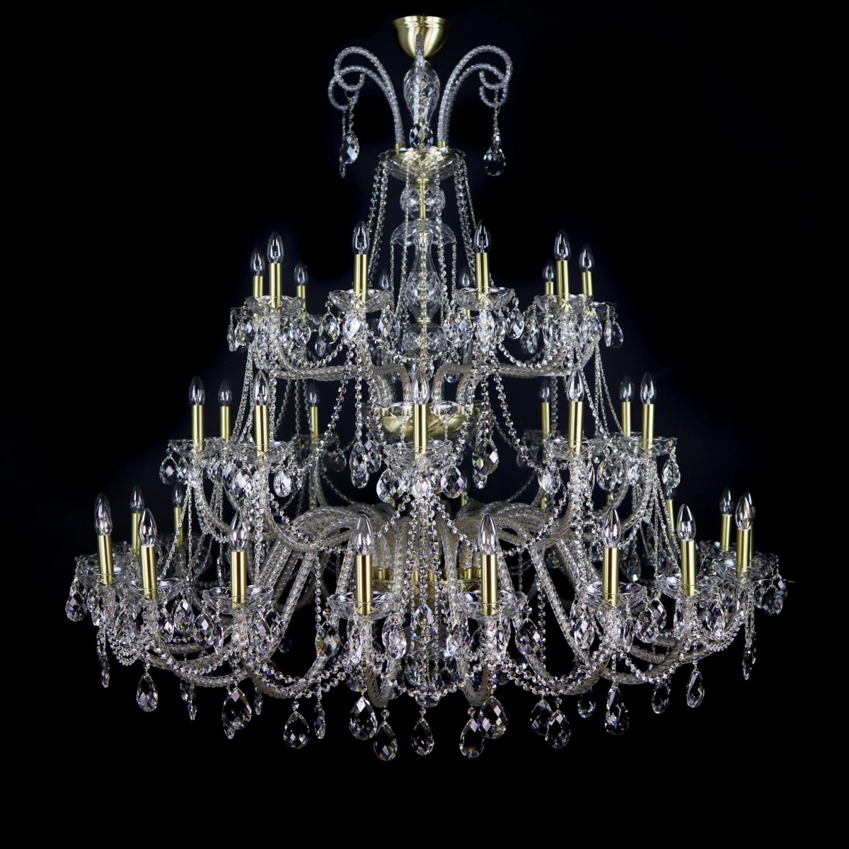 Casa Padrino Lampadario in cristallo barocco di lusso Oro Ø 160 x H. 160 cm - Sontuosa Lampadario in ottone con cristallo di Boemia - Mobili barocchi - Nobile e sontuoso Casa Padrino Lampadario in cristallo barocco di lusso Oro Ø 160 x H. 160 cm - Sontuosa Lampadario in ottone con cristallo di Boemia - Mobili barocchi - Nobile e sontuoso