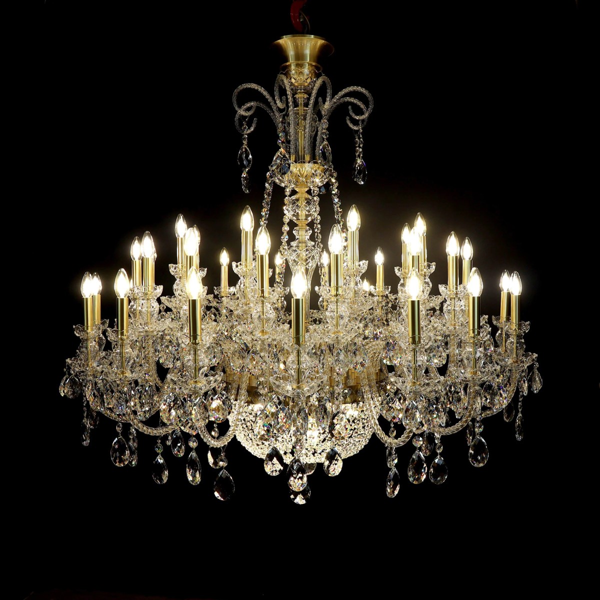 Casa Padrino Lámpara de araña de cristal barroco de lujo Oro Ø 140 x H. 120 cm - Suntuosa Lámpara de araña de latón con cristal de Bohemia - Muebles barrocos - Noble y suntuosa Casa Padrino Lámpara de araña de cristal barroco de lujo Oro Ø 140 x H. 120 cm - Suntuosa Lámpara de araña de latón con cristal de Bohemia - Muebles barrocos - Noble y suntuosa