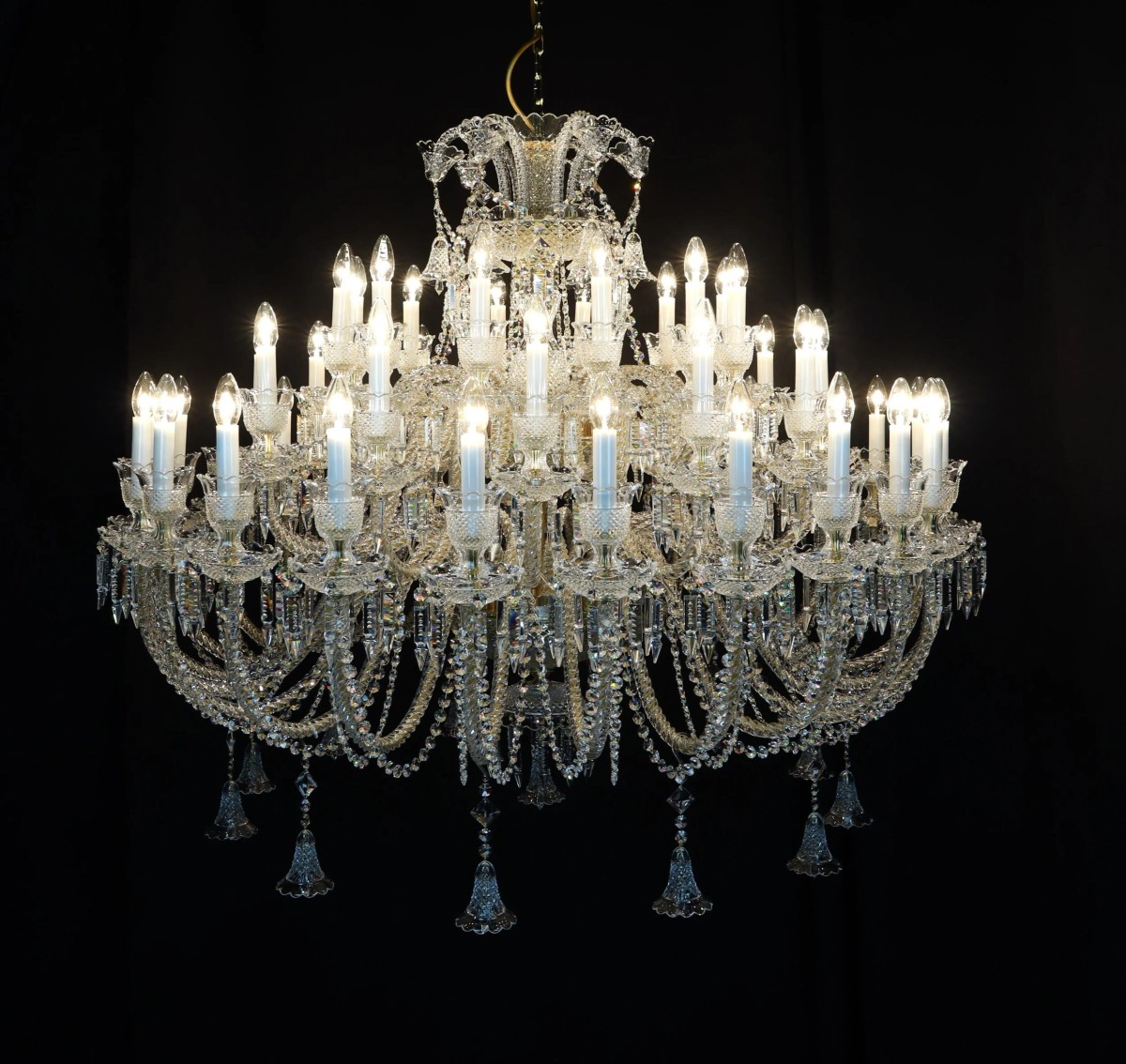 Casa Padrino Lampadario in cristallo barocco di lusso Oro Ø 140 x H. 110 cm - Sontuosa Lampadario in ottone con cristallo di Boemia - Mobili barocchi - Nobile e sontuoso Casa Padrino Lampadario in cristallo barocco di lusso Oro Ø 140 x H. 110 cm - Sontuosa Lampadario in ottone con cristallo di Boemia - Mobili barocchi - Nobile e sontuoso