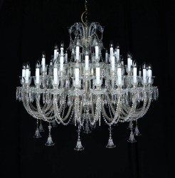 Casa Padrino Lampadario in cristallo barocco di lusso Oro Ø 140 x H. 110 cm - Sontuosa Lampadario in ottone con cristallo di Boemia - Mobili barocchi - Nobile e sontuoso Casa Padrino Lampadario in cristallo barocco di lusso Oro Ø 140 x H. 110 cm - Sontuosa Lampadario in ottone con cristallo di Boemia - Mobili barocchi - Nobile e sontuoso