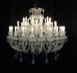 Casa Padrino Lampadario in cristallo barocco di lusso Oro Ø 140 x H. 110 cm - Sontuosa Lampadario in ottone con cristallo di Boemia - Mobili barocchi - Nobile e sontuoso Casa Padrino Lampadario in cristallo barocco di lusso Oro Ø 140 x H. 110 cm - Sontuosa Lampadario in ottone con cristallo di Boemia - Mobili barocchi - Nobile e sontuoso