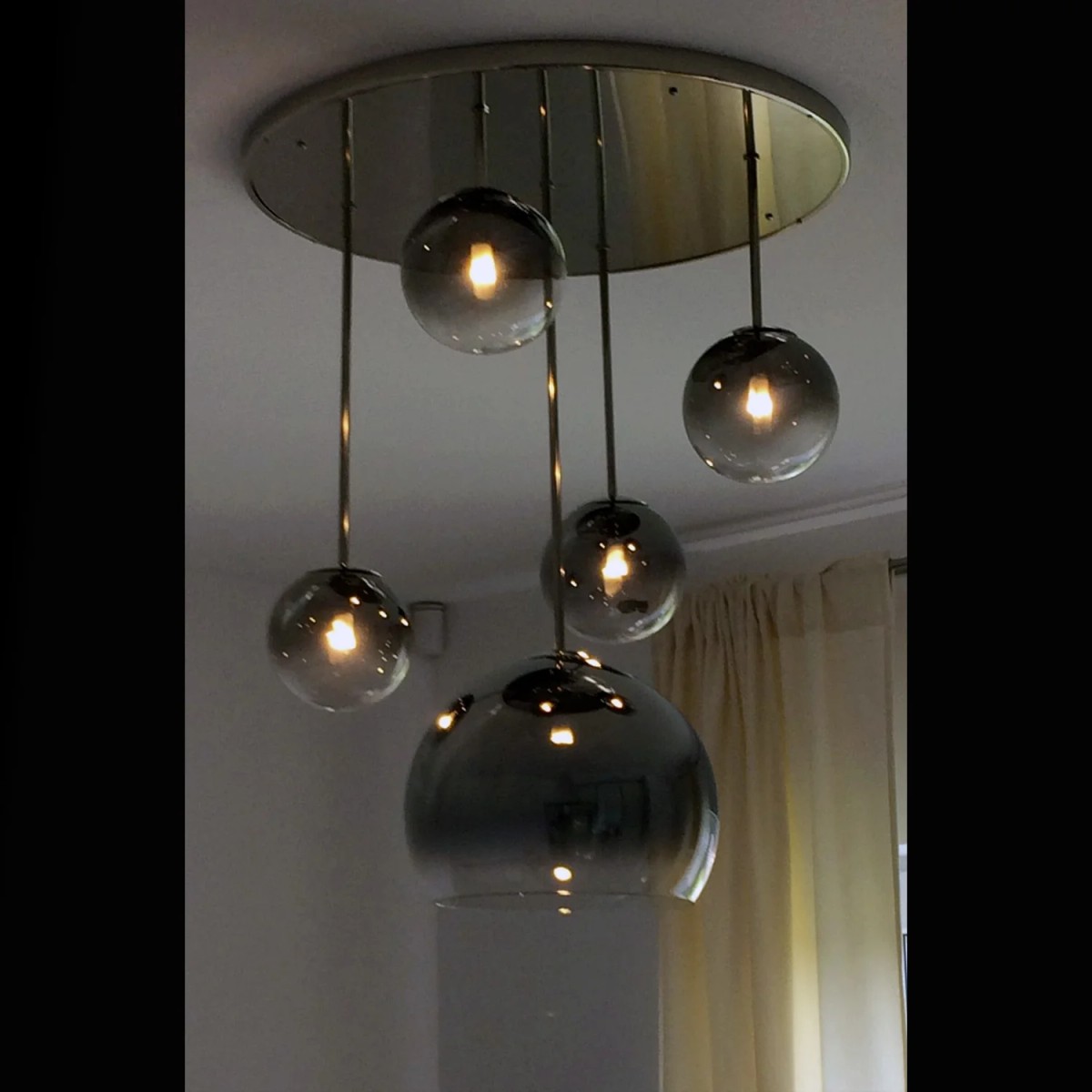 Casa Padrino Lampadario in cristallo di lusso Argento Ø 60 x H. 70 cm - Sontuosa Lampadario in ottone con cristallo di Boemia - Mobili barocchi - Nobile e sontuoso Casa Padrino Lampadario in cristallo di lusso Argento Ø 60 x H. 70 cm - Sontuosa Lampadario in ottone con cristallo di Boemia - Mobili barocchi - Nobile e sontuoso