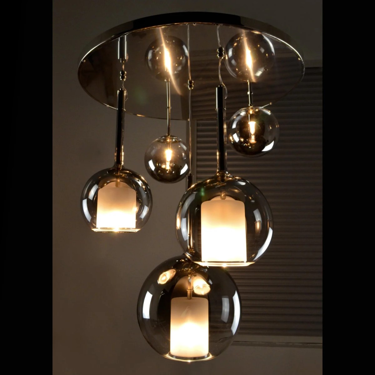 Casa Padrino Lámpara de araña de cristal de lujo Plata Ø 60 x H. 70 cm - Suntuosa Lámpara de araña de latón con cristal de Bohemia - Muebles barrocos - Noble y suntuosa Casa Padrino Lámpara de araña de cristal de lujo Plata Ø 60 x H. 70 cm - Suntuosa Lámpara de araña de latón con cristal de Bohemia - Muebles barrocos - Noble y suntuosa