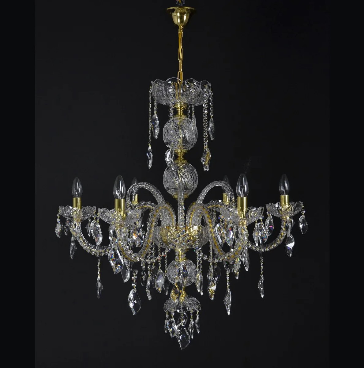 Casa Padrino Lámpara de araña de cristal barroco de lujo Oro Ø 82 x H. 88 cm - Suntuosa Lámpara de araña de latón con cristal de Bohemia - Muebles barrocos - Noble y suntuosa Casa Padrino Lámpara de araña de cristal barroco de lujo Oro Ø 82 x H. 88 cm - Suntuosa Lámpara de araña de latón con cristal de Bohemia - Muebles barrocos - Noble y suntuosa