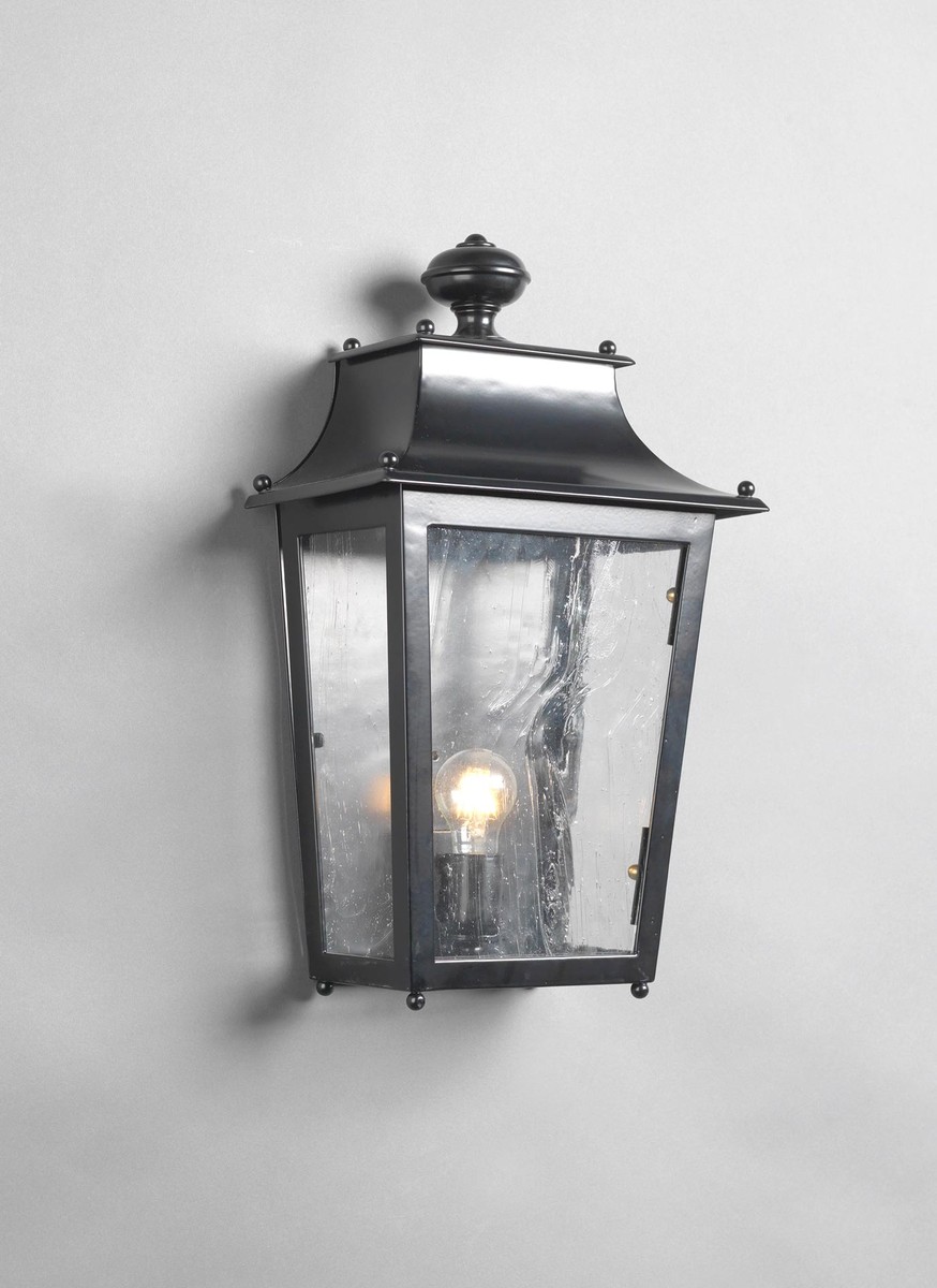 Casa Padrino Lanterna Luxury da esterno Nero L. 32 x H. 54 cm - Lanterna artigianale in ferro battuto - Collezione Luxury - Nobile & sontuoso Casa Padrino Lanterna Luxury da esterno Nero L. 32 x H. 54 cm - Lanterna artigianale in ferro battuto - Collezione Luxury - Nobile & sontuoso