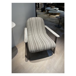 Casa Padrino Luxus Sessel Silbergrau / Grau 74 x 85 x H. 80 cm - Sessel mit Stoffbezug - Moderne Wohnzimmer Möbel - Luxus Qualität Casa Padrino Luxus Sessel Silbergrau / Grau 74 x 85 x H. 80 cm - Sessel mit Stoffbezug - Moderne Wohnzimmer Möbel - Luxus Qualität