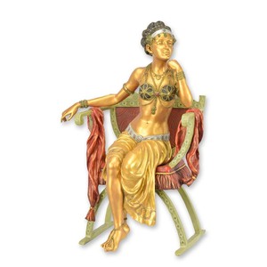 Casa Padrino Scultura in Bronzo di Lusso Danzatrice in Poltrona Oro / Verde / Rosso 31,8 x 25,6 x H. 46,8 cm - Figura in Bronzo Dipinta a Freddo - Figura Decorativa