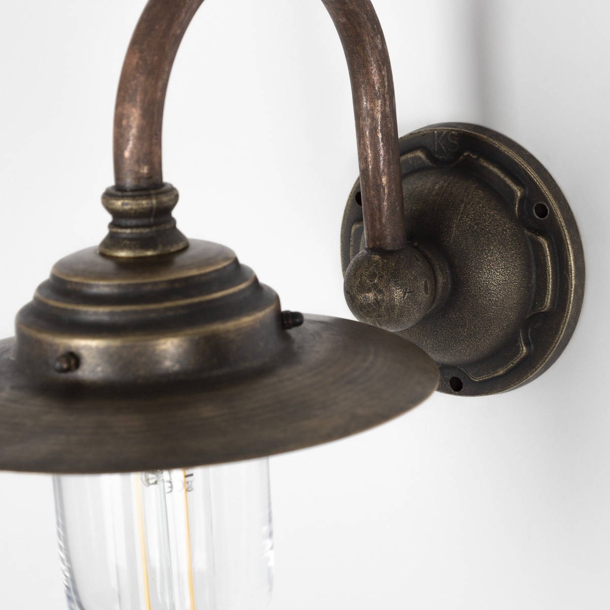 Casa Padrino Art Nouveau Applique da Esterno 22 x 33 x H. 28 cm - Bronzo - Lampada da Esterno Nostalgica Resistente alle Intemperie Casa Padrino Art Nouveau Applique da Esterno 22 x 33 x H. 28 cm - Bronzo - Lampada da Esterno Nostalgica Resistente alle Intemperie