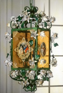 Casa Padrino Lampada a Sospensione di Lusso Lanterna Verde / Bianco / Oro L. 40 x P. 40 x A. 75 cm - Lanterna Fatta a Mano con Rose e Dipinti - Lampade di Lusso Casa Padrino Lampada a Sospensione di Lusso Lanterna Verde / Bianco / Oro L. 40 x P. 40 x A. 75 cm - Lanterna Fatta a Mano con Rose e Dipinti - Lampade di Lusso