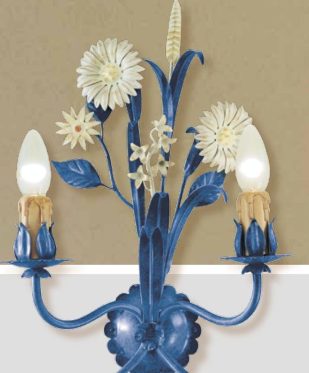Casa Padrino Barock Wandleuchte Lavendel Mimose B. 30 x T. 38 cm 2-flammig - Handgefertigte Leuchte aus Italien - Barock Leuchten Casa Padrino Barock Wandleuchte Lavendel Mimose B. 30 x T. 38 cm 2-flammig - Handgefertigte Leuchte aus Italien - Barock Leuchten