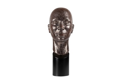 Casa Padrino Luxus Deko Skulptur Muschelform Bronze / Schwarz 15,5 x 20 x H. 41 cm - Geschwungene Skulptur in Bronze-Optik auf schwarzem Sockel - Luxus Deko Accessoires
