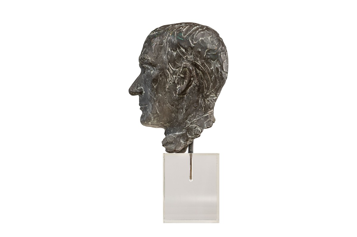 Casa Padrino Escultura Decorativa de Lujo Figura de Bronce Bronce / Marrón 15 x 23 x H. 45 cm - Escultura de Bronce Macizo sobre Base de Plexiglás - Accesorios Decorativos de Lujo Casa Padrino Escultura Decorativa de Lujo Figura de Bronce Bronce / Marrón 15 x 23 x H. 45 cm - Escultura de Bronce Macizo sobre Base de Plexiglás - Accesorios Decorativos de Lujo